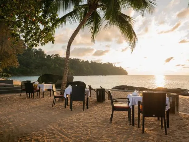 Khaolak Wanaburee Resort