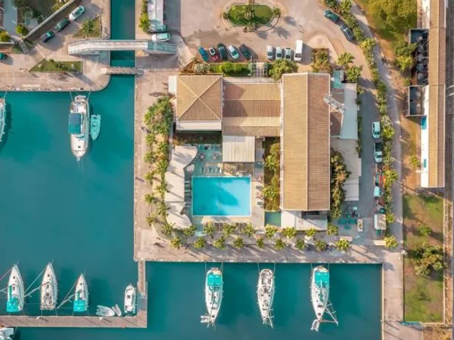 Ianos Hotel