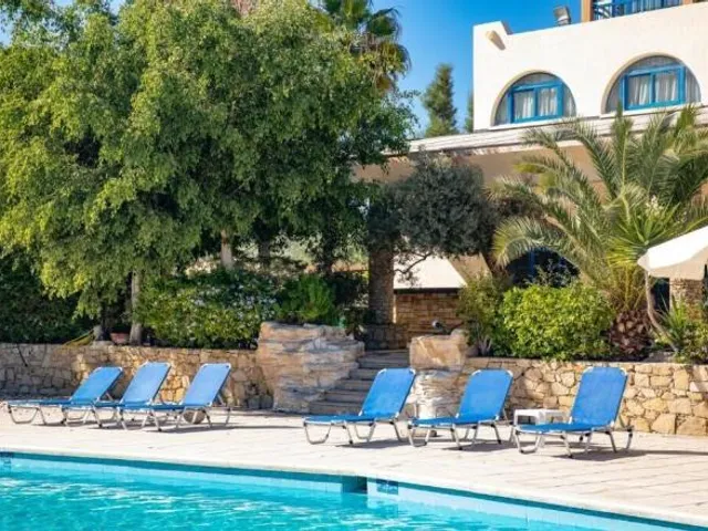 Navarria Hotel