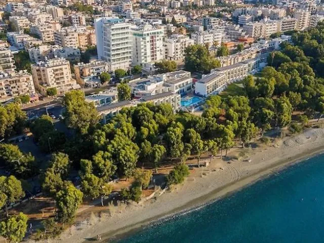 Park Beach Hotel