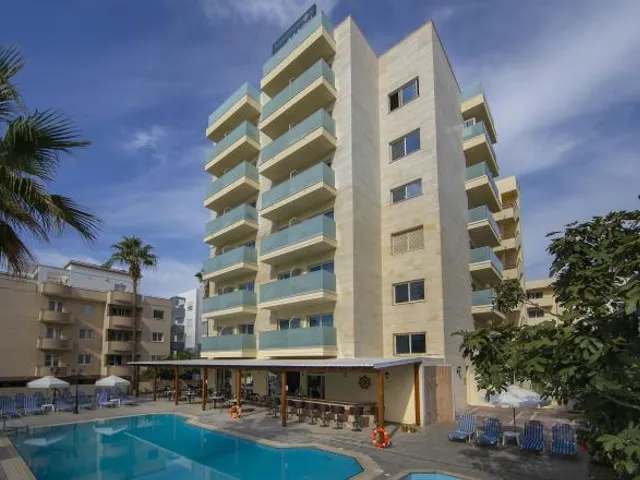 Kapetanios Limassol Hotel