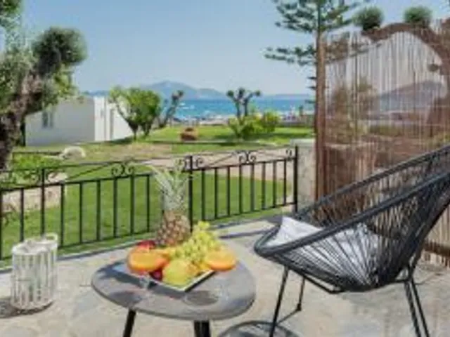 Eptanisos Beachfront Suites Zante