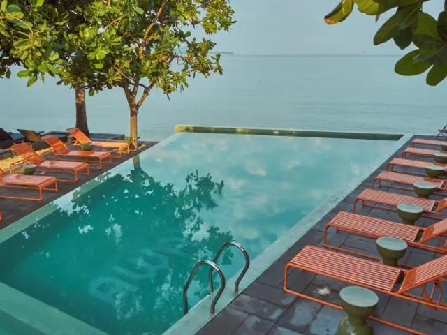 Escape Beach Resort