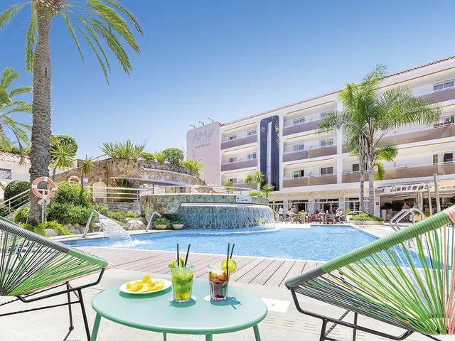 Sumus Hotel Monteplaya