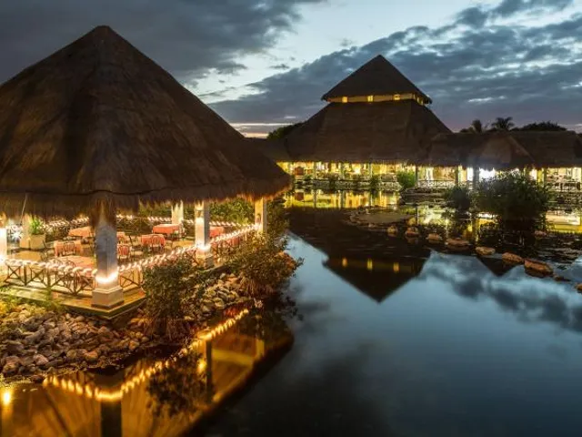 Grand Palladium Colonial Resort & Spa