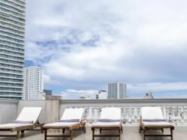 Seven Seas Hotel and Apartment