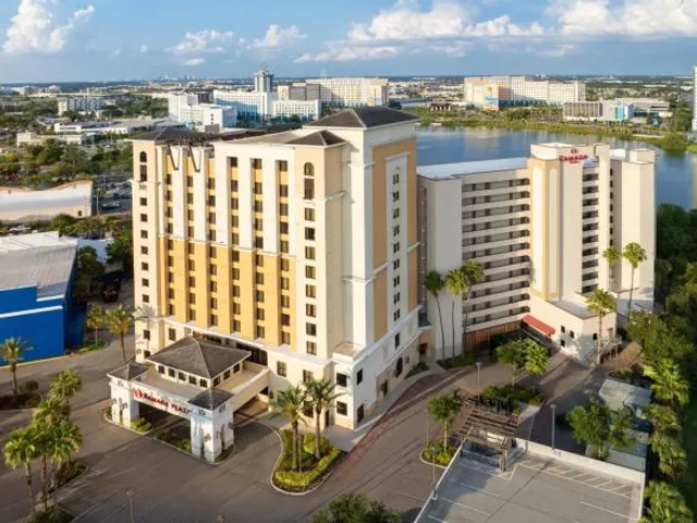 Ramada Plaza by Wyndham Orlando Resort & Suites International Drive