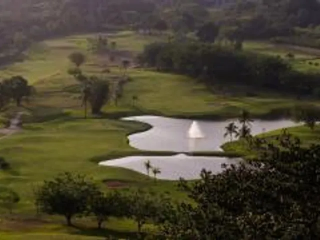 Summit Rainforest & Golf Resort