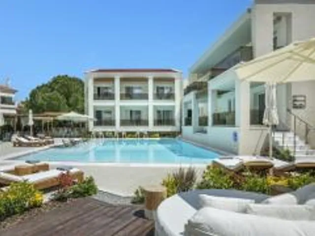 Mirablue Luxury Residences