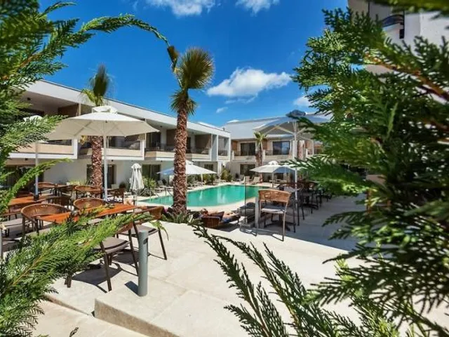 Pefki Deluxe Residences