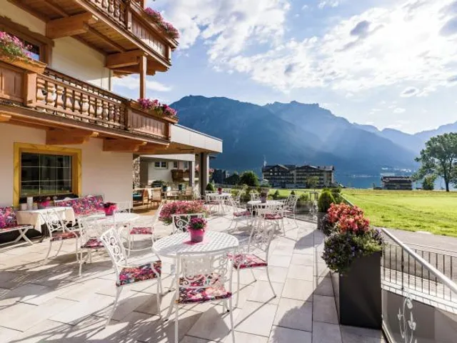 Hotel Caroline