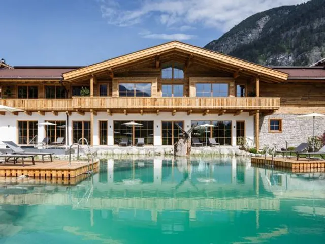 NOVA Moments Boutique Hotel
