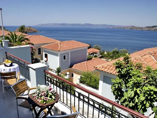 Clara Hotel