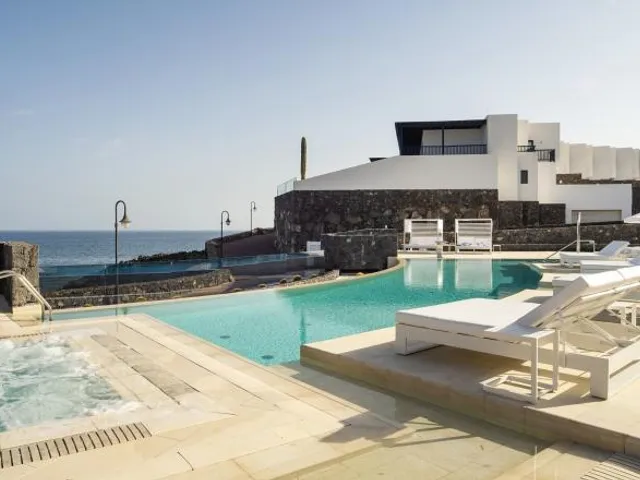 Royal Marina Suites Boutique Hotel
