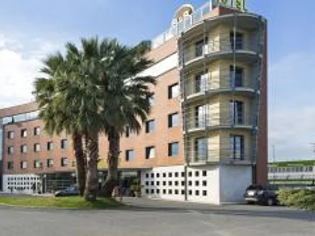 B&B HOTEL Pisa Airport