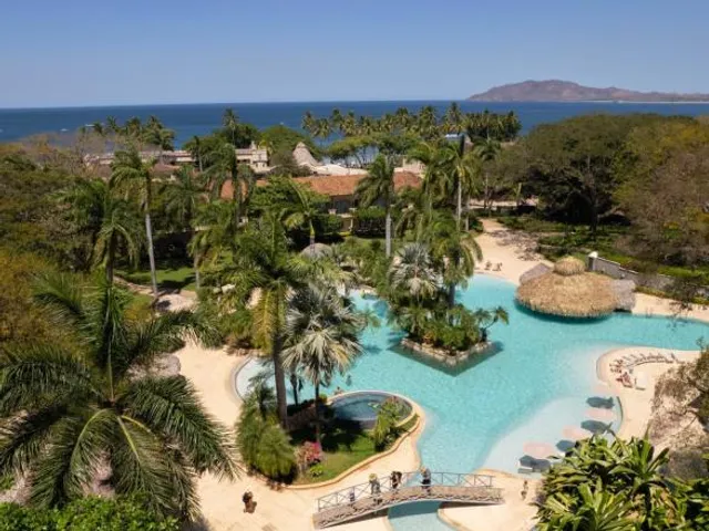 Tamarindo Diria Beach Resort