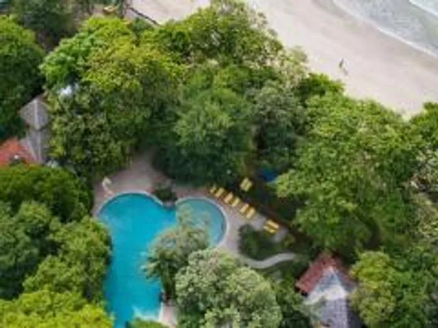 Capitan Suizo Beachfront Boutique Hotel