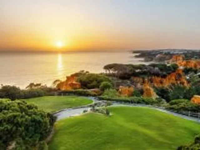 Pine Cliffs Village & Golf Suites