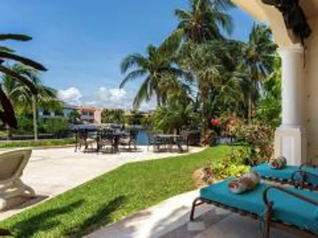 Aventuras Club - Laguna Condominium