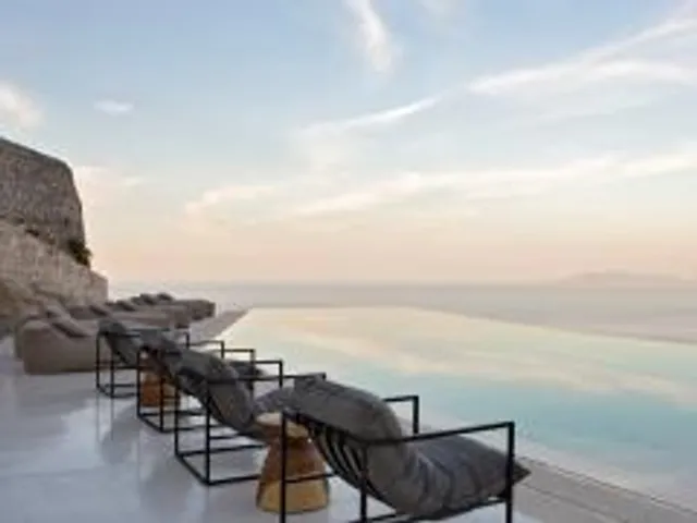 Elessa Hotel