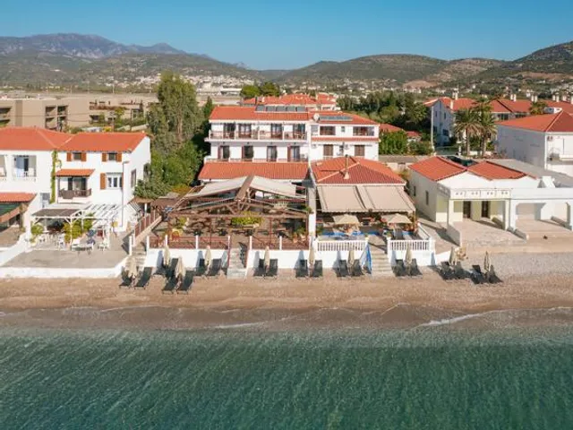 Potokaki Beachfront Hotel