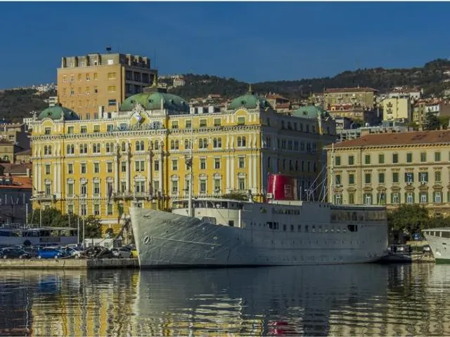 Botel Marina