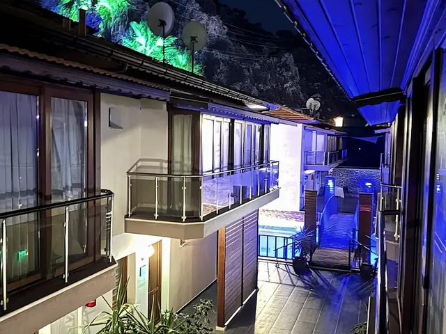 Dolphin Apart & Hotel