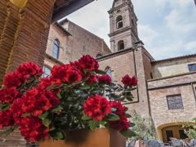 II Chiostro del Carmine