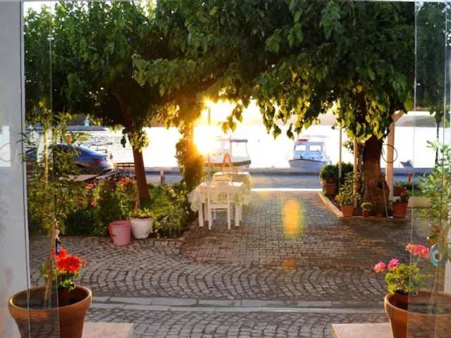 Teos Lodge Pansiyon & Restaurant