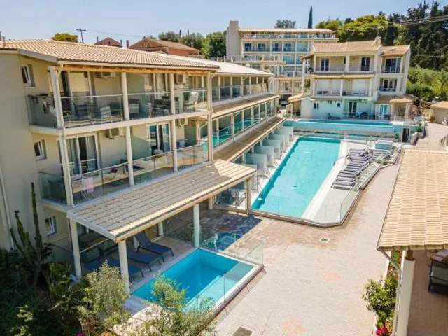 Palapart Gikas Studios & Suites