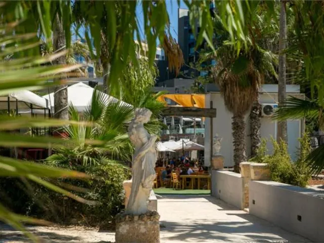 Beach Garden Hotel