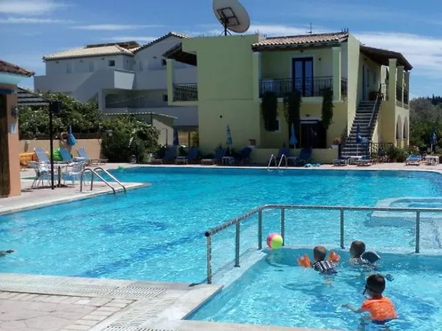 Amadeus Hawaii Studios & Apartments