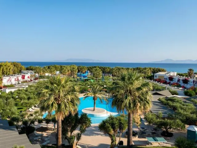 Alex Beach Hotel & Bungalows