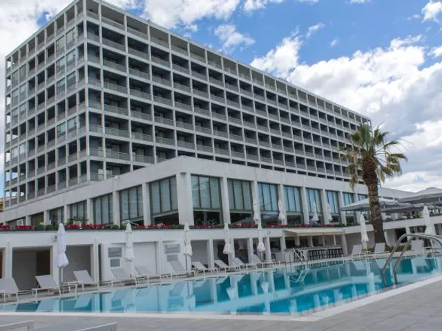 Makedonia Palace