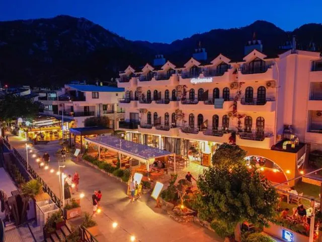 Diplomat Hotel