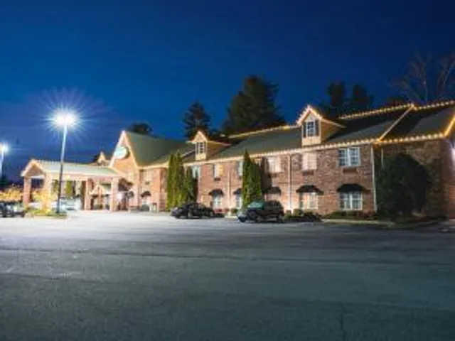Mountain Inn and Suites Flat Rock