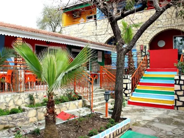 Side Temple Hotel