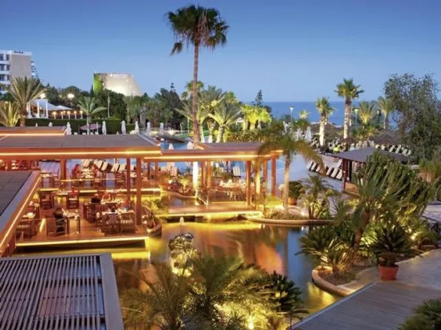 Four Seasons Hotel