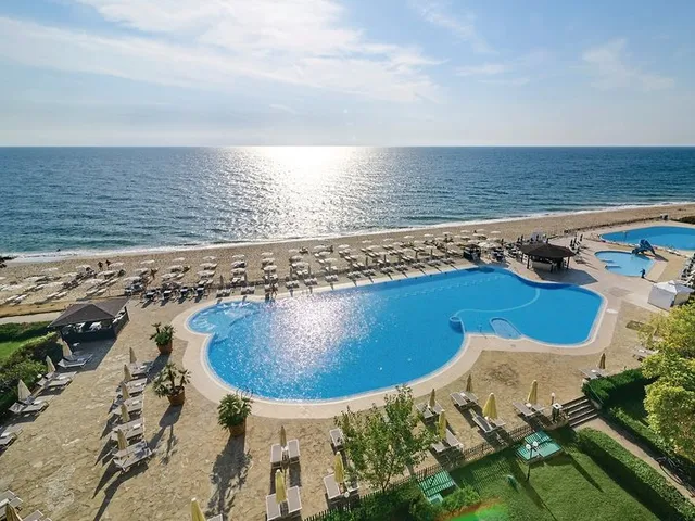 HVD Riviera Beach Hotel