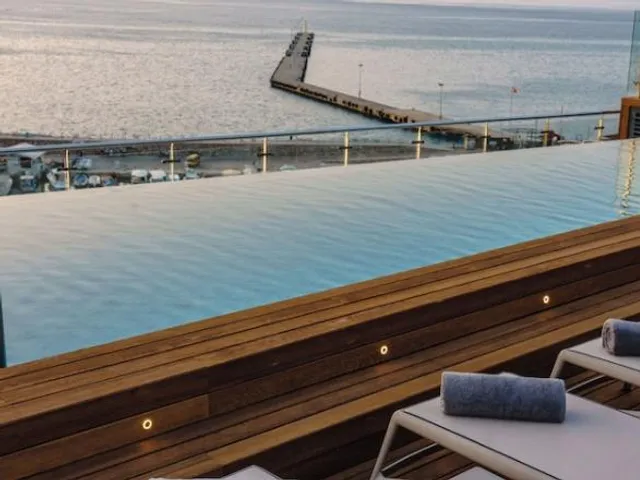 Numa Port Hotel