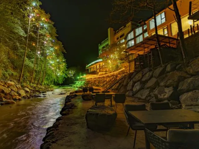 Macartasi Hotel