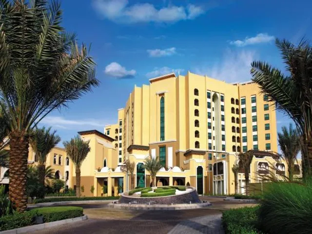 Traders Hotel Qaryat Al Beri