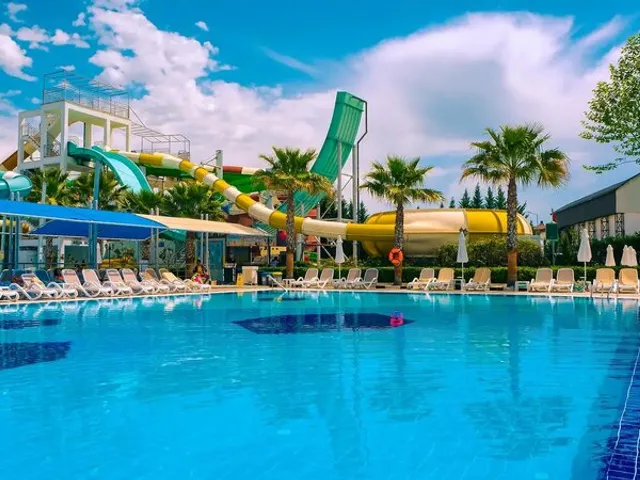 Dream World Aqua Hotel