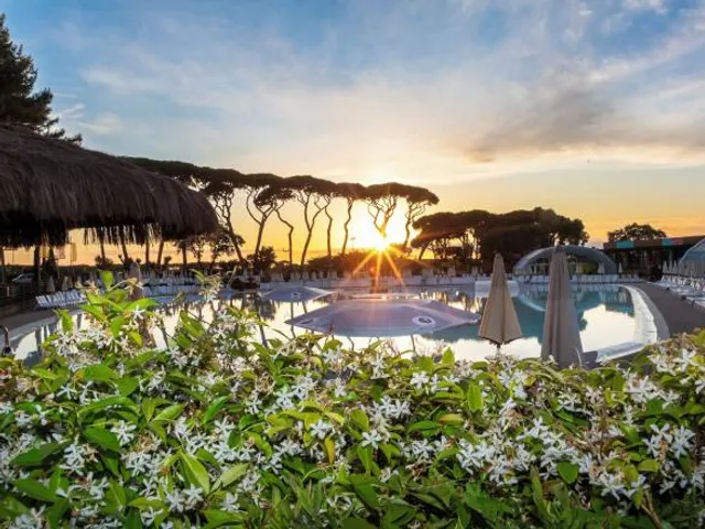 hu Park Albatros village