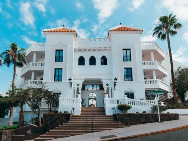 Ona Beverly Hills Heights