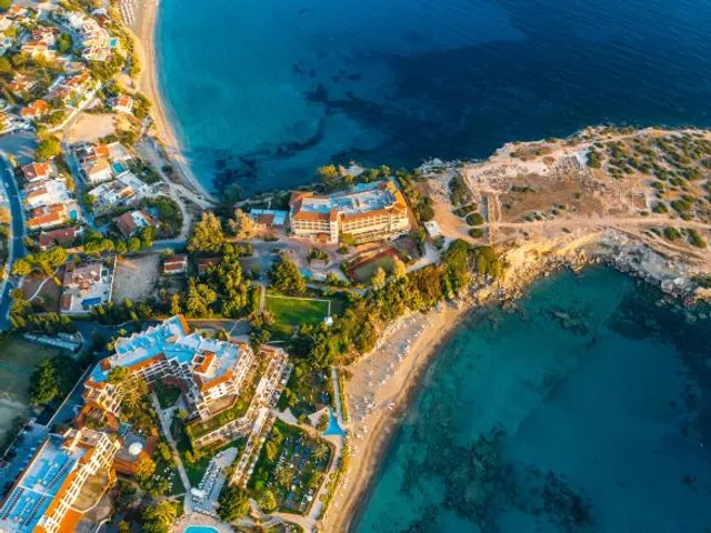 Coral Beach Hotel & Resort