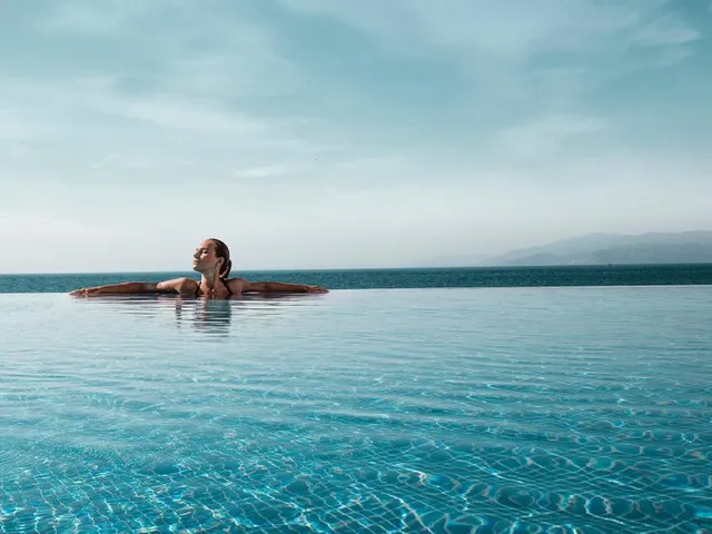 Charisma De Luxe Hotel