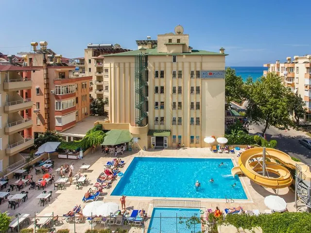 Kleopatra Beach Hotel