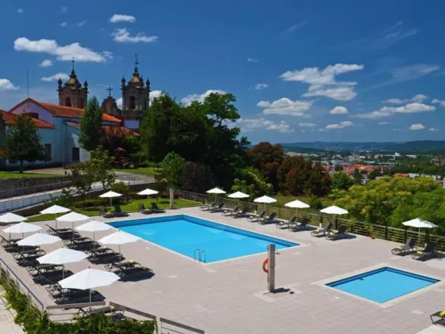 Pousada Mosteiro Guimarães, Monument Hotel & SLH